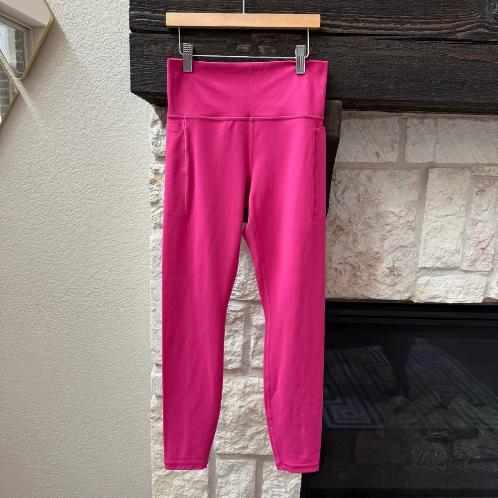 Athleta salutation stash pocket leggings